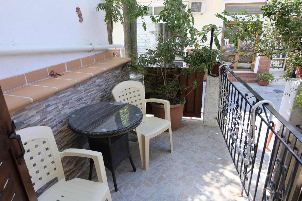 העיירה סקיאתוס Taxiarchis Apartments מראה חיצוני תמונה