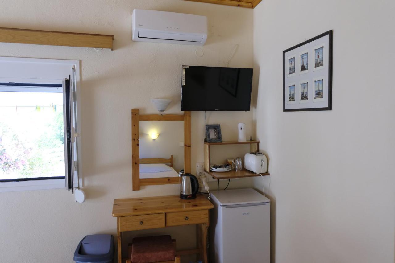 העיירה סקיאתוס Taxiarchis Apartments מראה חיצוני תמונה