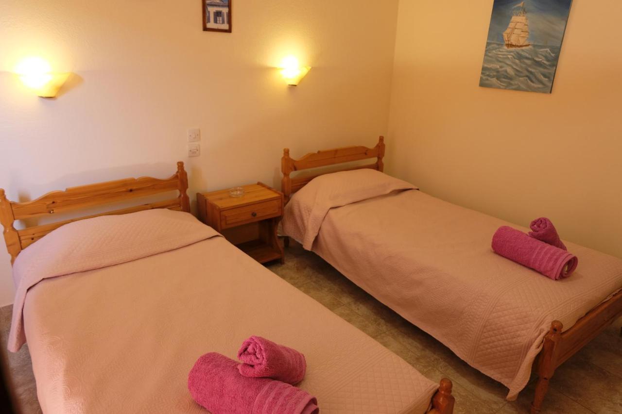 העיירה סקיאתוס Taxiarchis Apartments מראה חיצוני תמונה