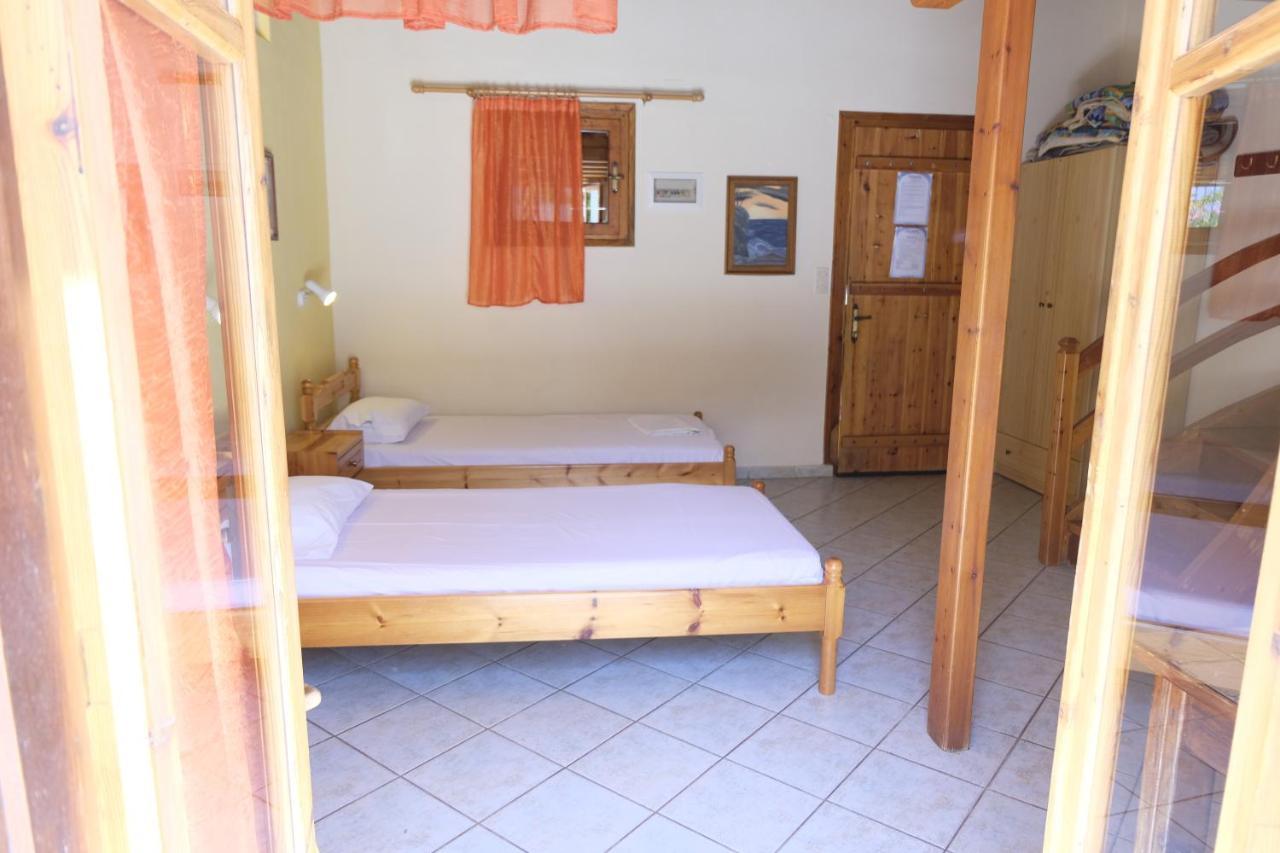 העיירה סקיאתוס Taxiarchis Apartments מראה חיצוני תמונה