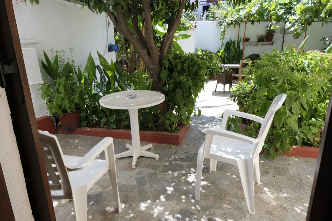 העיירה סקיאתוס Taxiarchis Apartments מראה חיצוני תמונה
