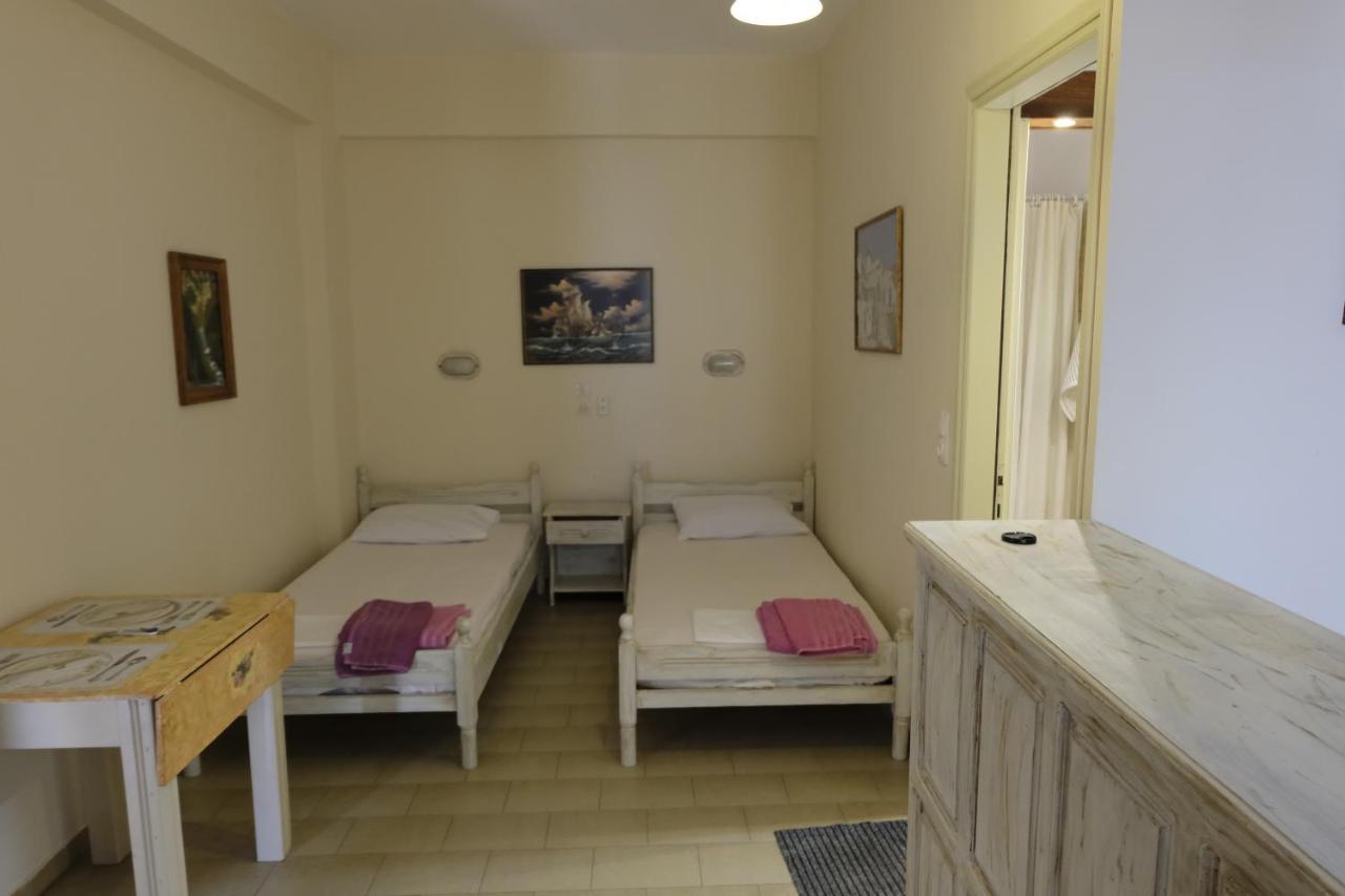 העיירה סקיאתוס Taxiarchis Apartments מראה חיצוני תמונה