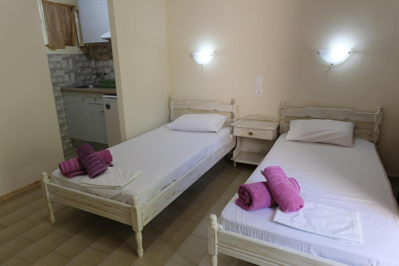 העיירה סקיאתוס Taxiarchis Apartments מראה חיצוני תמונה