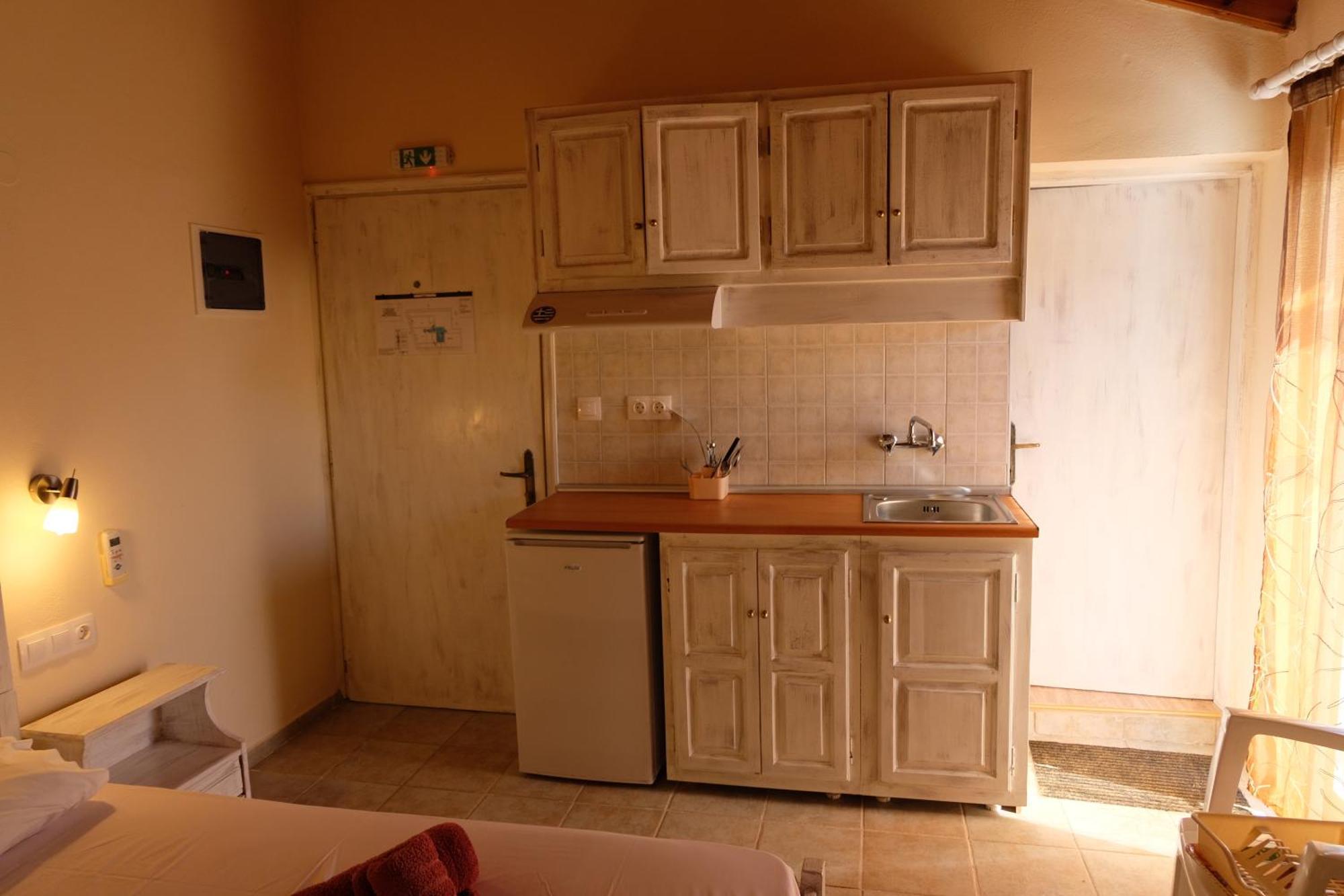 העיירה סקיאתוס Taxiarchis Apartments חדר תמונה